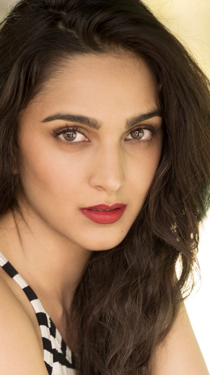 Kiara Advani Sexy Eyes