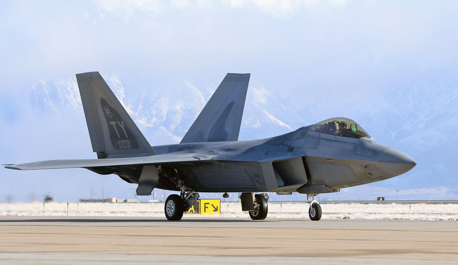 Lockheed Martin F-22 Raptor (USA)